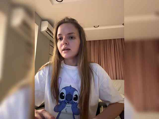 Lunaaaura webcam