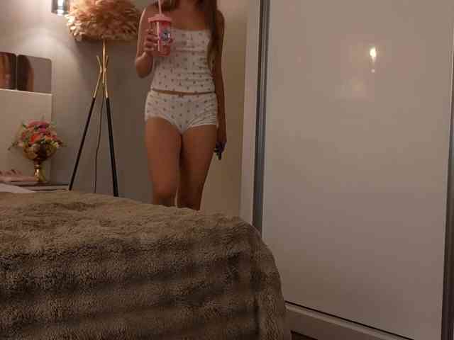 Lunaaaura webcam