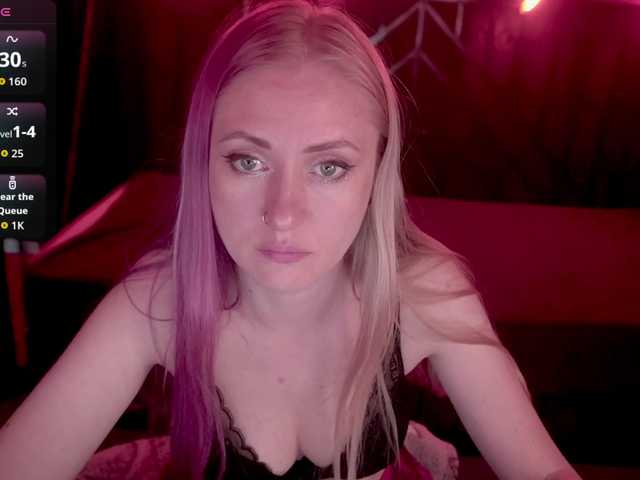 DramaQuenns live cam on BongaCams