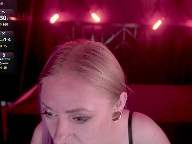 DramaQuenns live cam on BongaCams