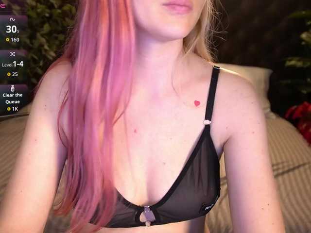 DramaQuenns live cam on BongaCams