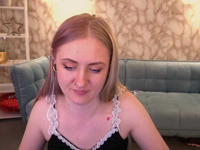 DramaQuenns's BongaCams show and profile