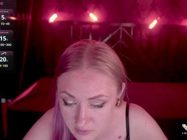 DramaQuenns live cam on BongaCams