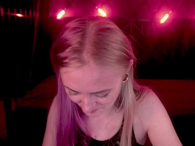 DramaQuenns live cam on BongaCams