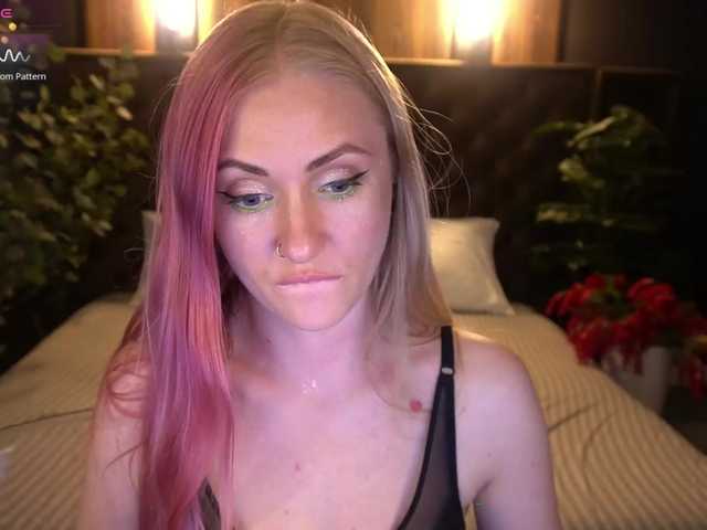 DramaQuenns live webcam show