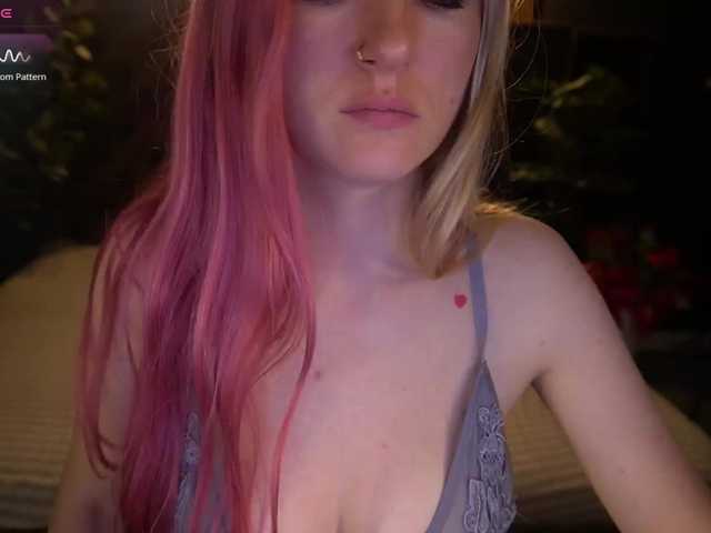 DramaQuenns live cam on BongaCams