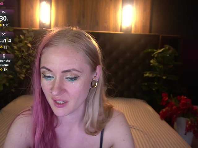 DramaQuenns live cam on BongaCams