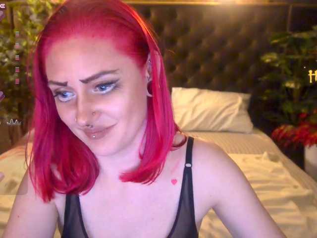 DramaQuenns live cam on BongaCams
