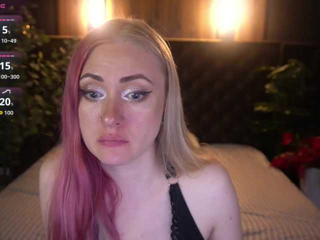 DramaQuenns live cam on BongaCams