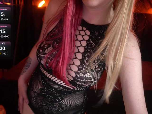 DramaQuenns live cam on BongaCams