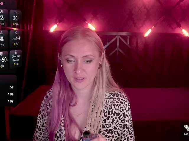 DramaQuenns live cam on BongaCams