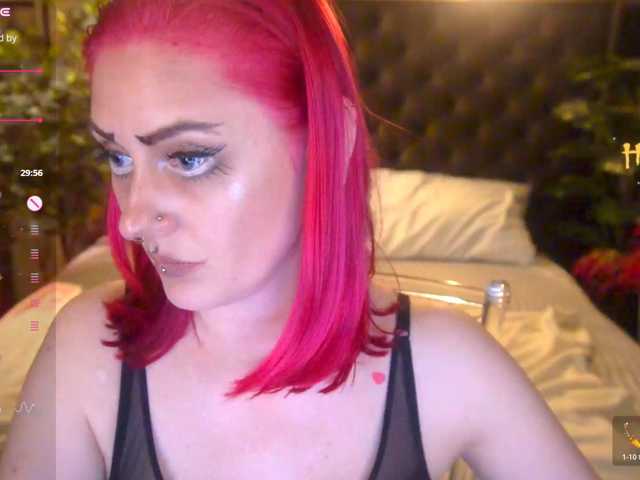 DramaQuenns live cam on BongaCams