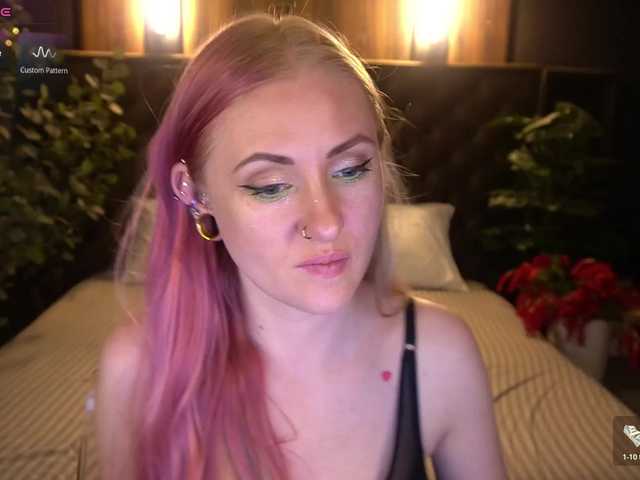 DramaQuenns live cam on BongaCams