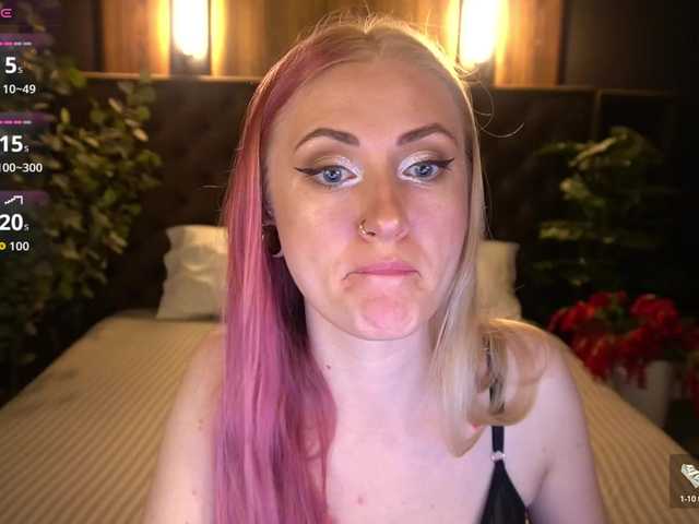 DramaQuenns live cam on BongaCams