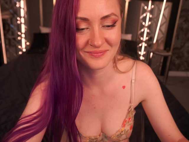 DramaQuenns live cam on BongaCams