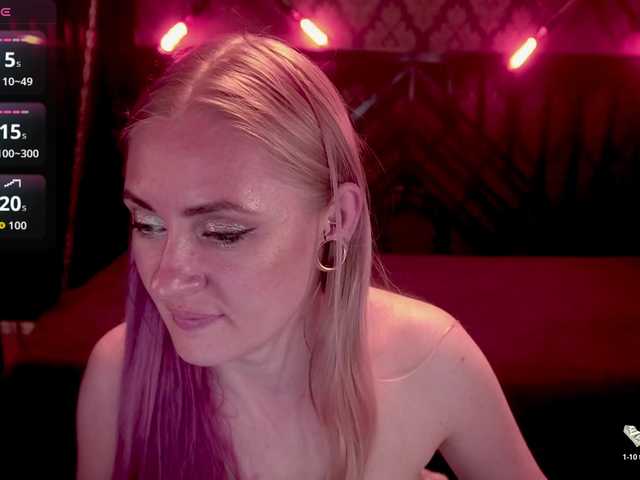 DramaQuenns live cam on BongaCams