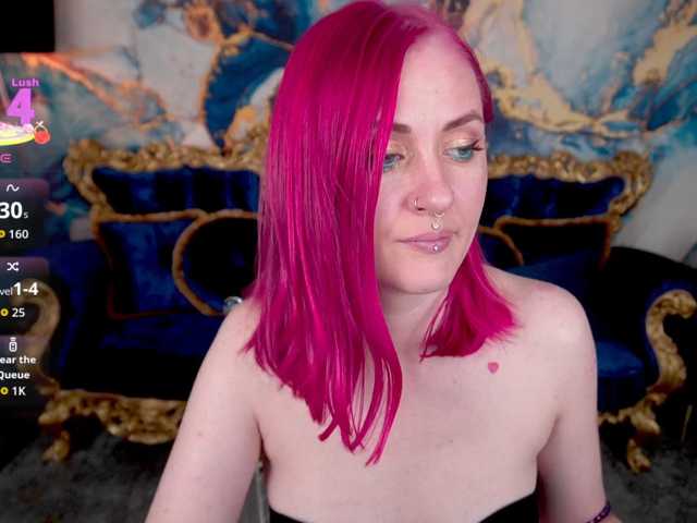 DramaQuenns live cam on BongaCams