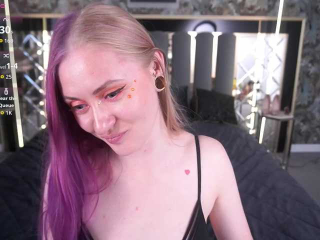DramaQuenns live cam on BongaCams