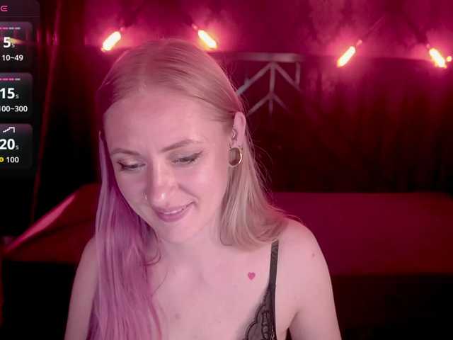 DramaQuenns live cam on BongaCams