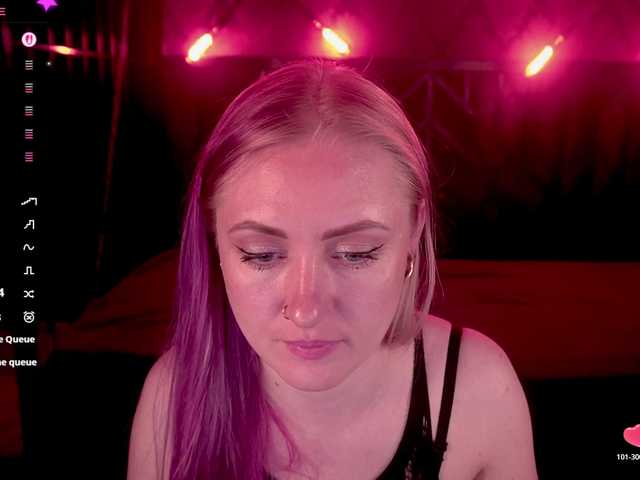 DramaQuenns live cam on BongaCams