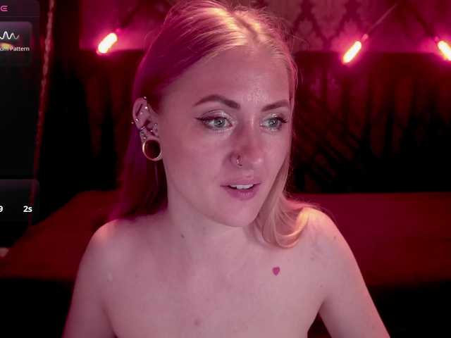 DramaQuenns live cam on BongaCams