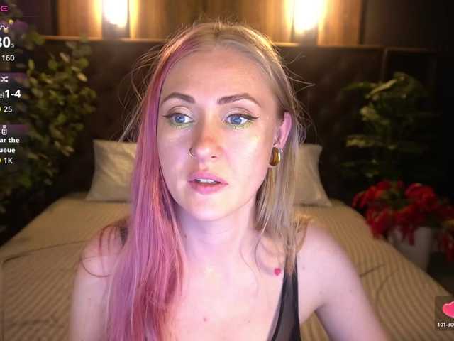 DramaQuenns live webcam show