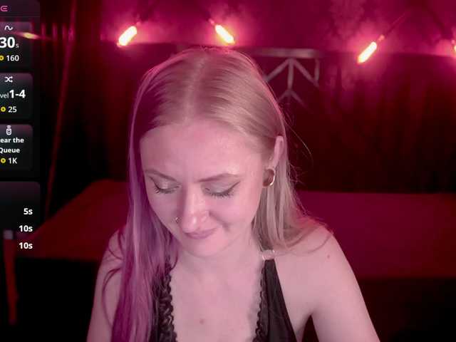 DramaQuenns live cam on BongaCams