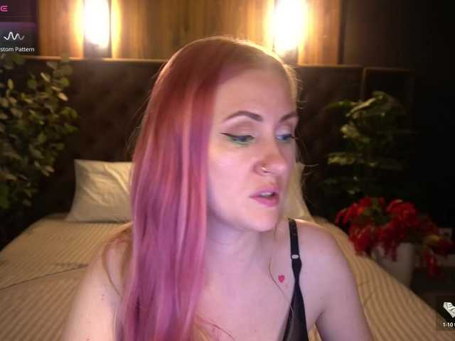 DramaQuenns live webcam show