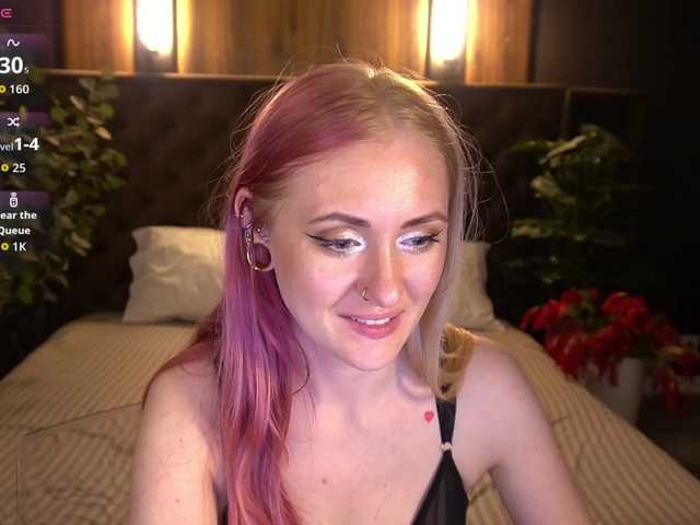 DramaQuenns live cam on BongaCams