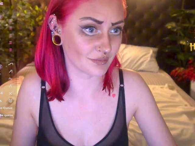 DramaQuenns live cam on BongaCams