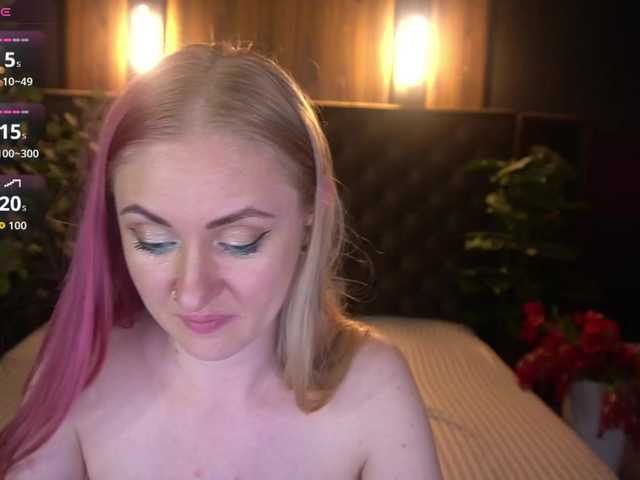 DramaQuenns live cam on BongaCams
