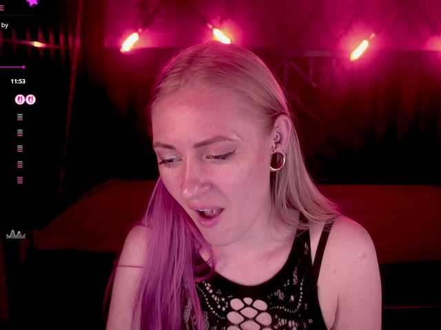 DramaQuenns live cam on BongaCams
