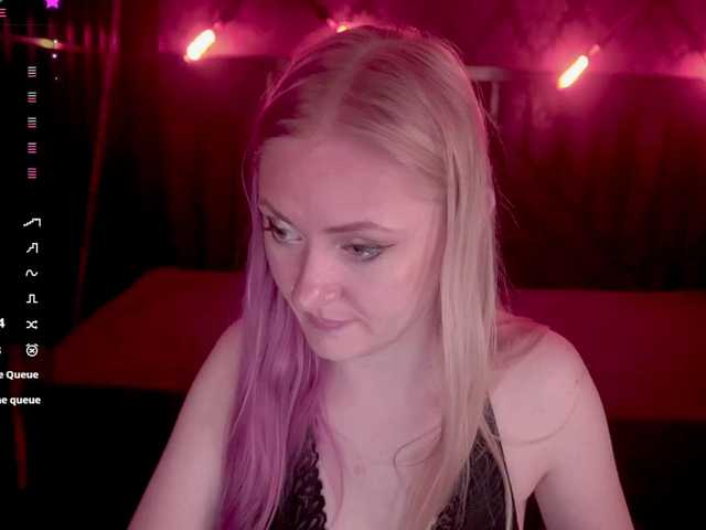 DramaQuenns live cam on BongaCams