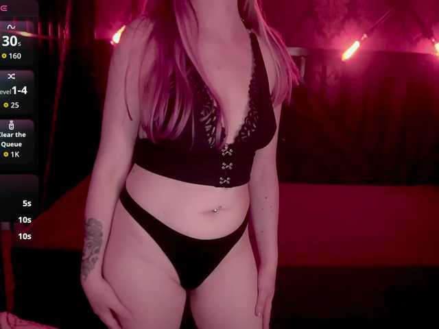 DramaQuenns live cam on BongaCams