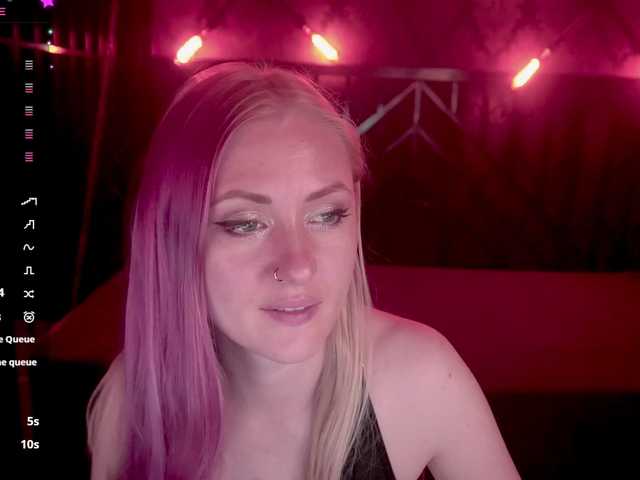DramaQuenns live cam on BongaCams