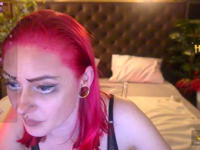 DramaQuenns live cam on BongaCams