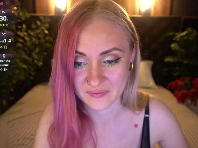 DramaQuenns live webcam show