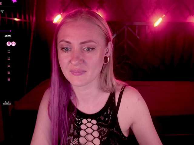 DramaQuenns live cam on BongaCams