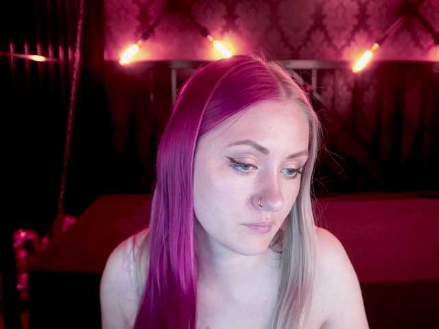 DramaQuenns live cam