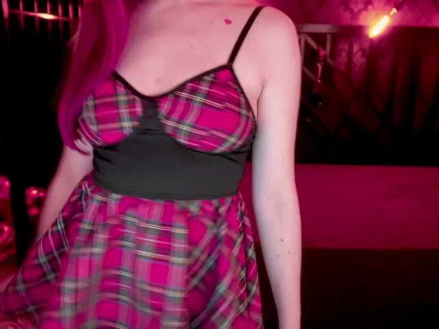 DramaQuenns's BongaCams show and profile