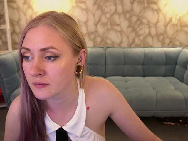 DramaQuenns's BongaCams show and profile