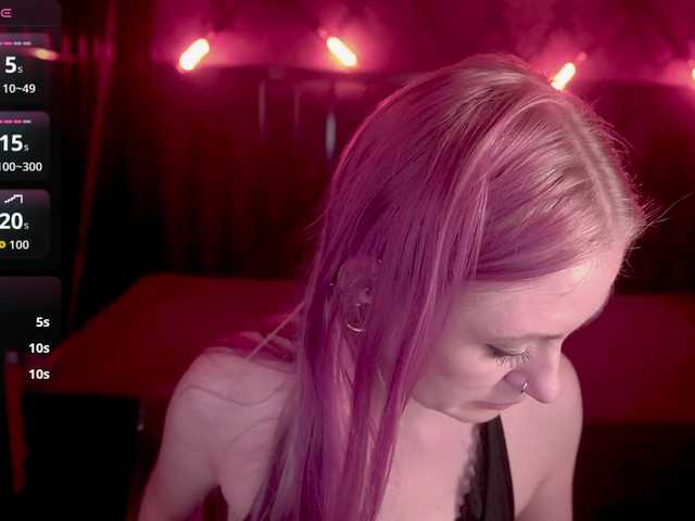 DramaQuenns live cam on BongaCams