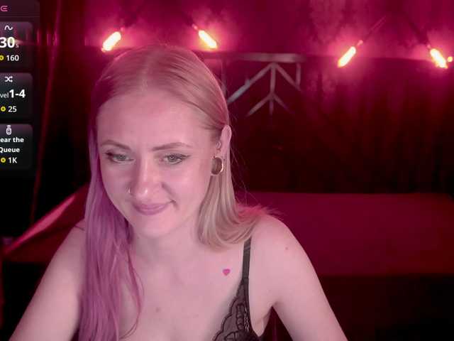 DramaQuenns live cam on BongaCams