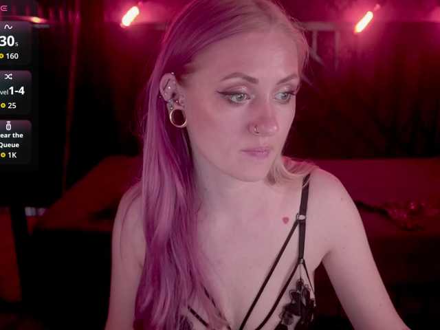 DramaQuenns live cam on BongaCams