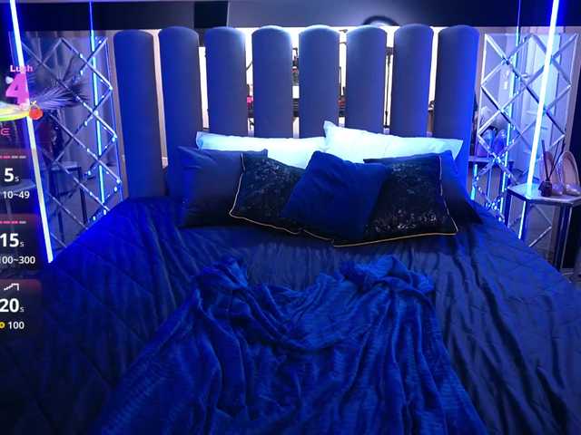 DramaQuenns live cam on BongaCams