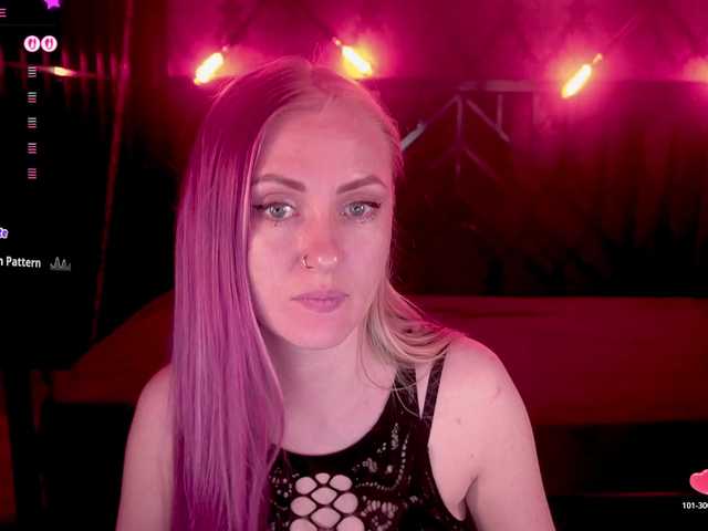 DramaQuenns live cam on BongaCams