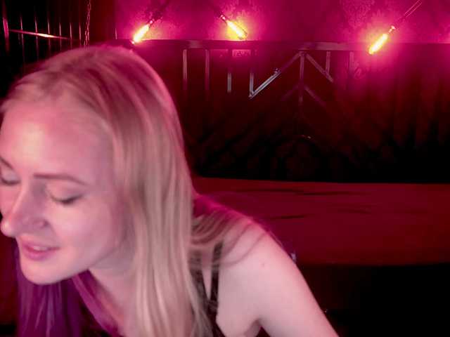DramaQuenns live cam on BongaCams