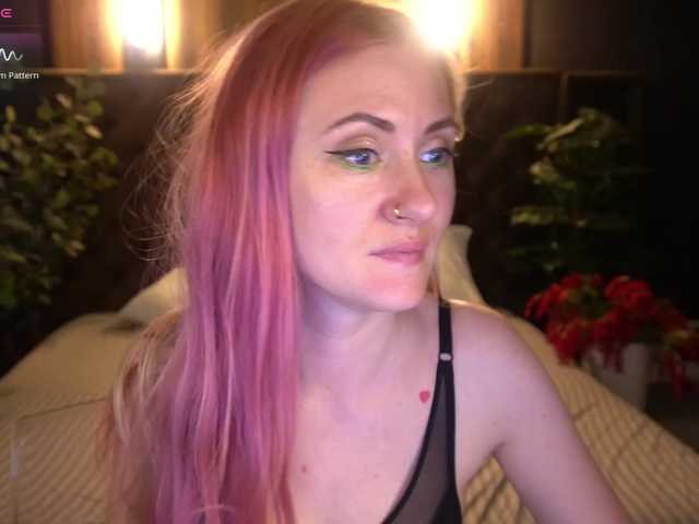 DramaQuenns live webcam show