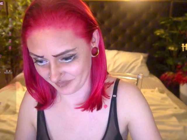 DramaQuenns live cam on BongaCams