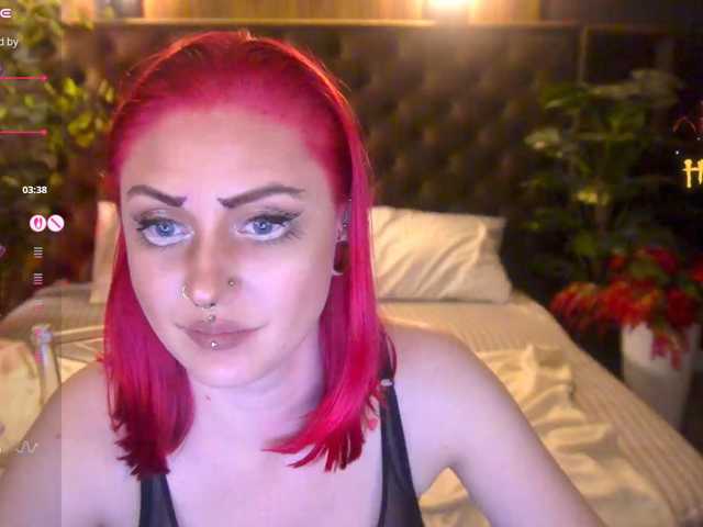 DramaQuenns live cam on BongaCams